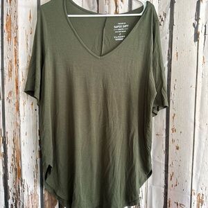Torrid soft knits 2 Dark Green V-Neck Short Sleeve Top